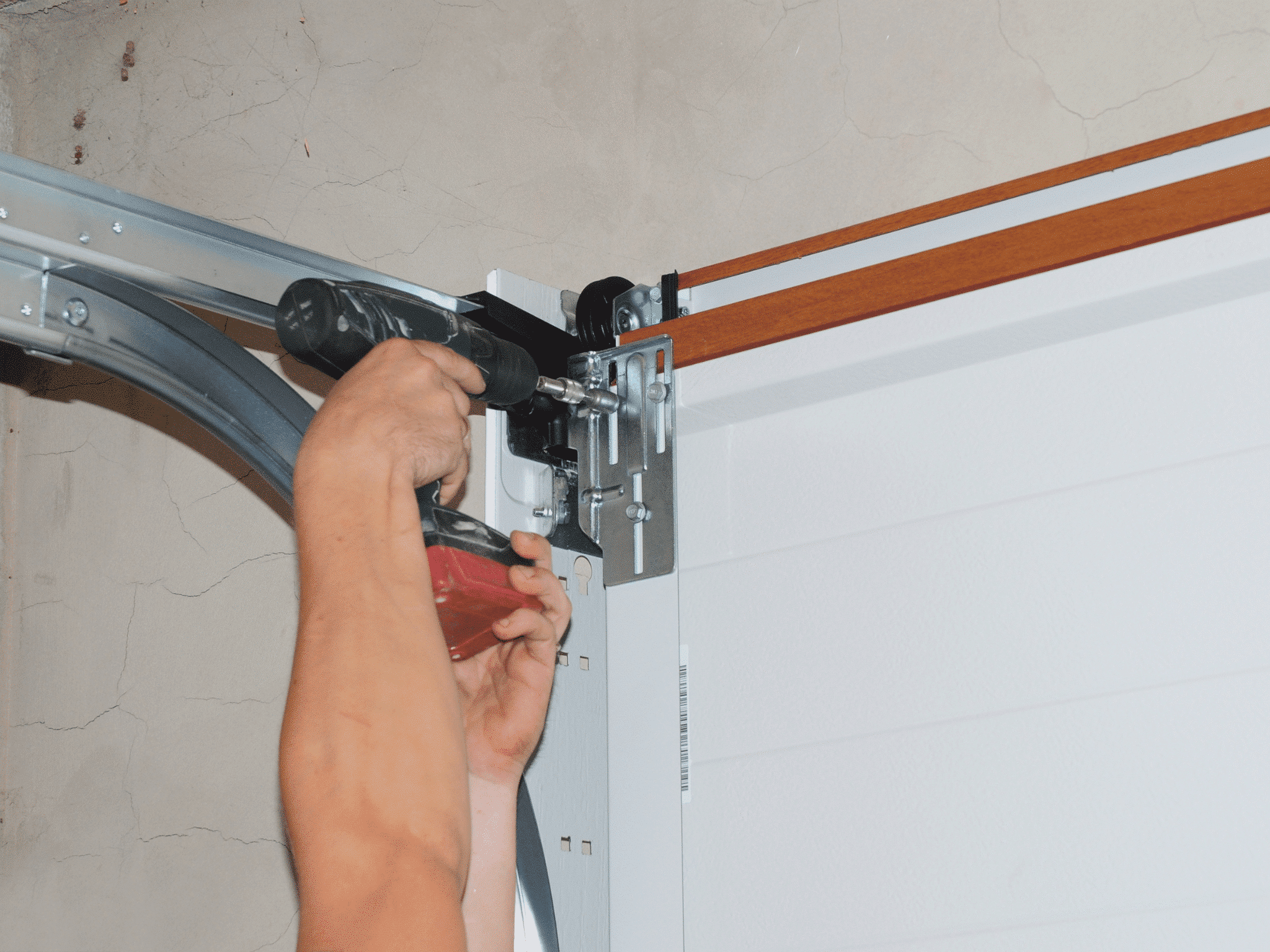 Read more about the article Indian Harbor Beach Garage Door Opener Services by Local Experts