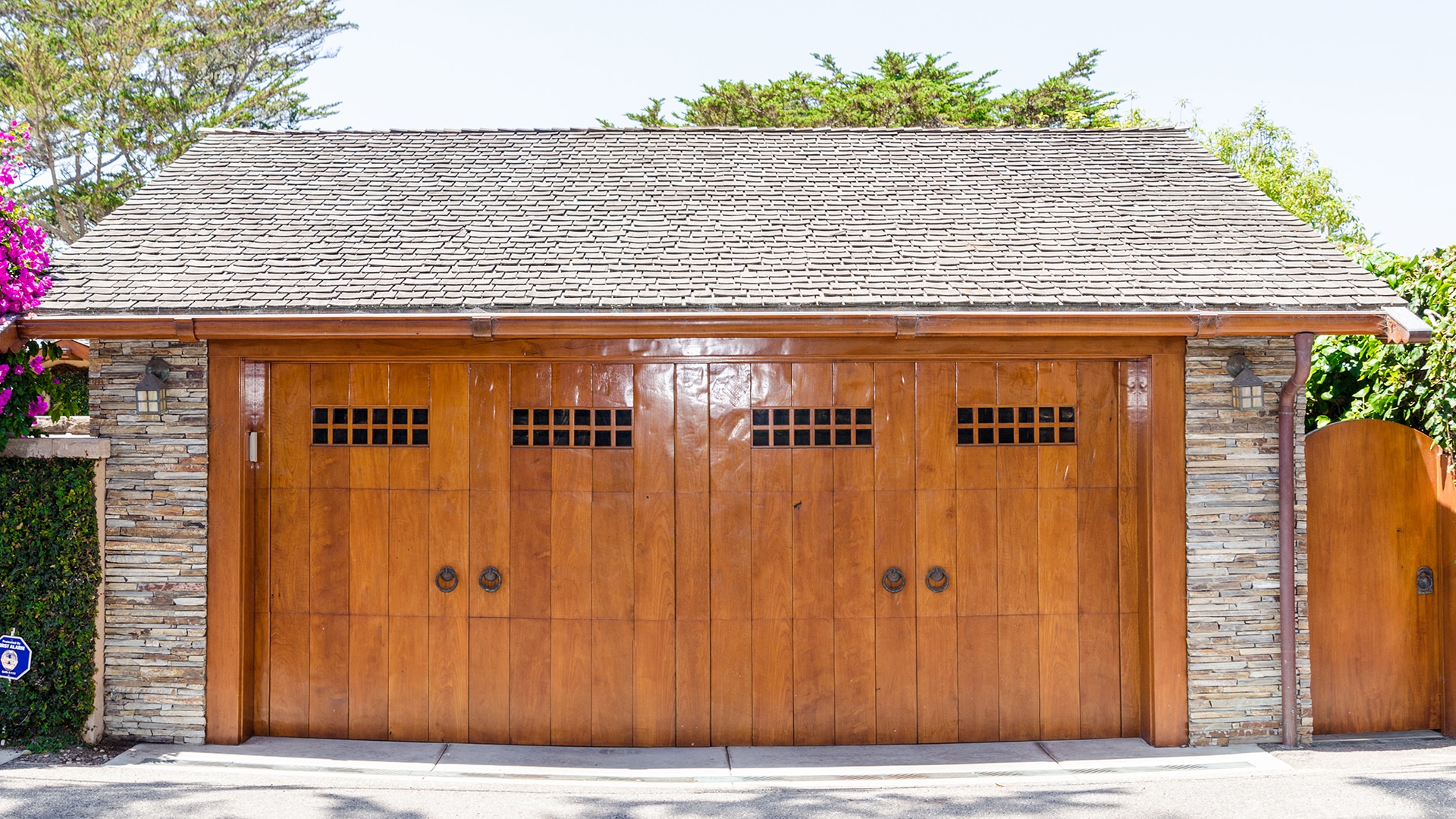 Read more about the article Elite Wedgefield Garage Door Services – Local Experts