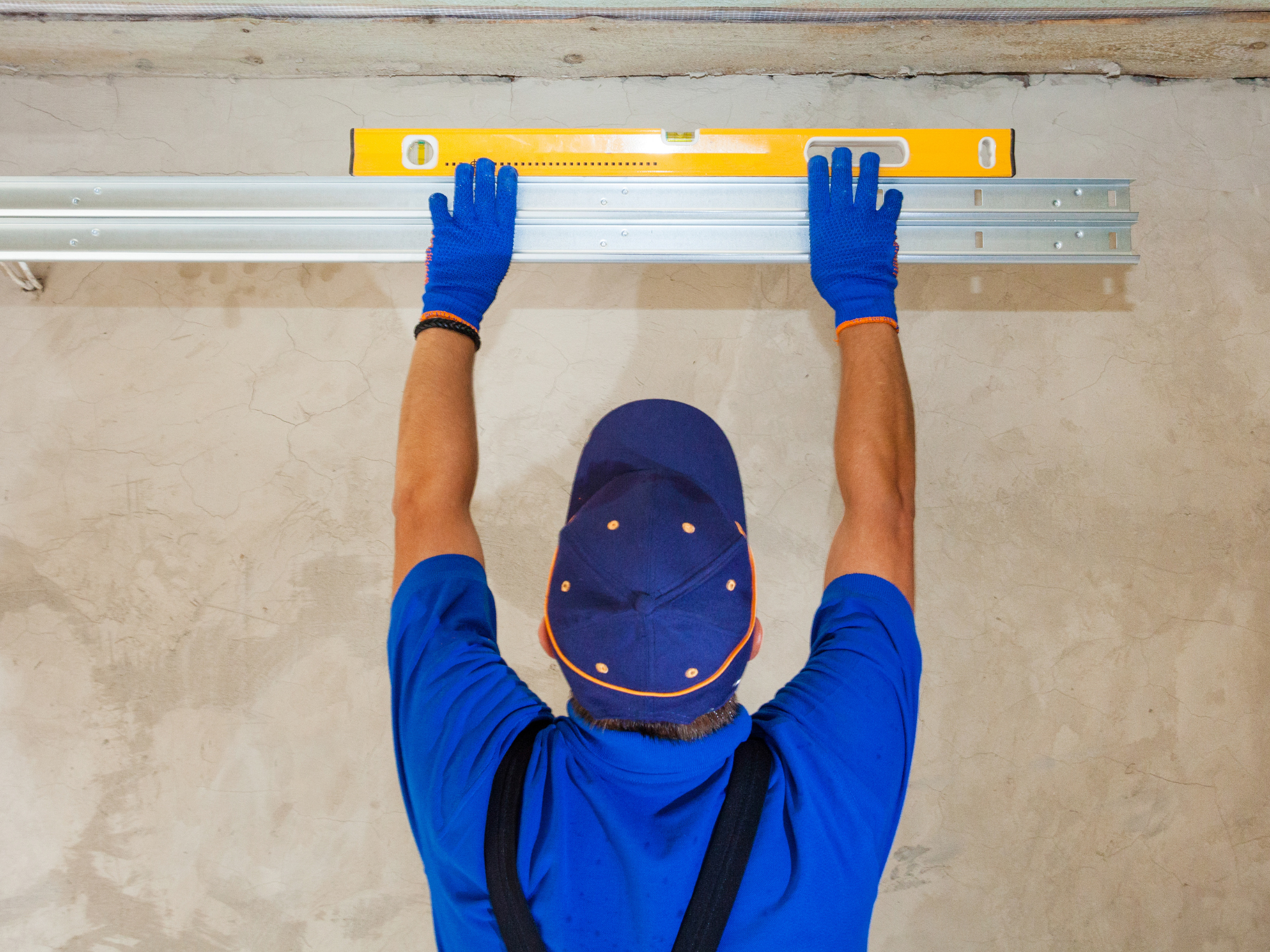 Read more about the article West DeLand Emergency Garage Door Repair: 24/7 Expert Service